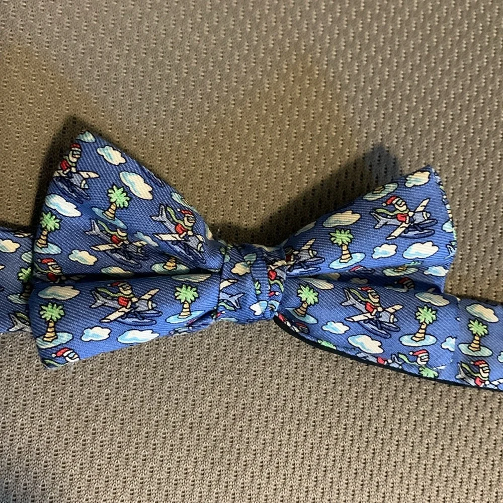 2kids Vineyard Vines Christmas bow ties